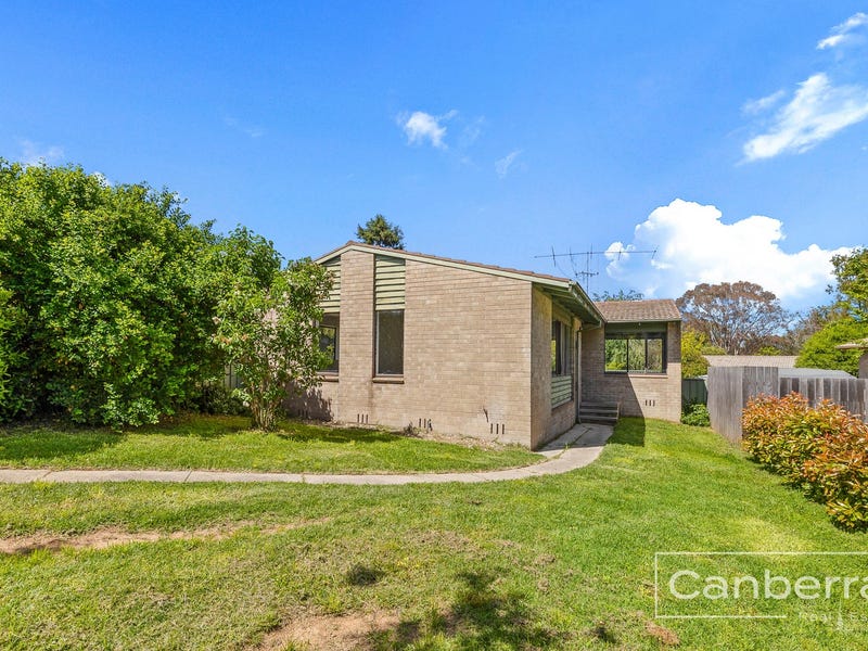 9 Kerr Place, Charnwood, ACT 2615 Property Details