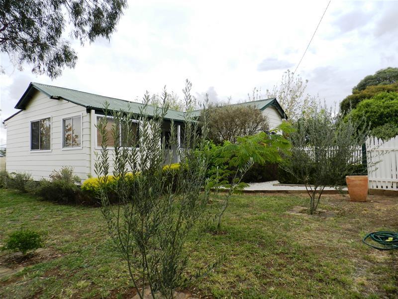 88 Laidlaw Street, Yass, NSW 2582 Property Details