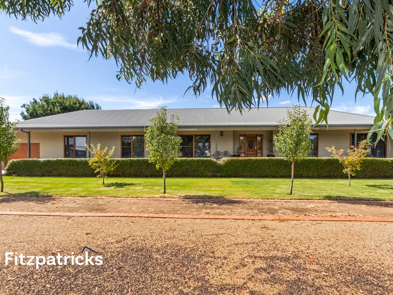 25 Drummond Street, Lockhart, NSW 2656 House for Sale