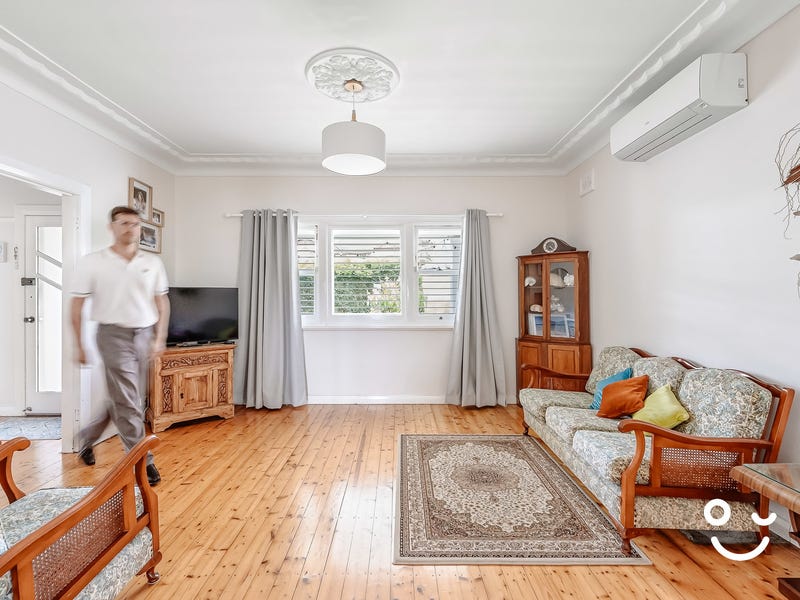 8 Beattie Avenue, Bulli, NSW 2516