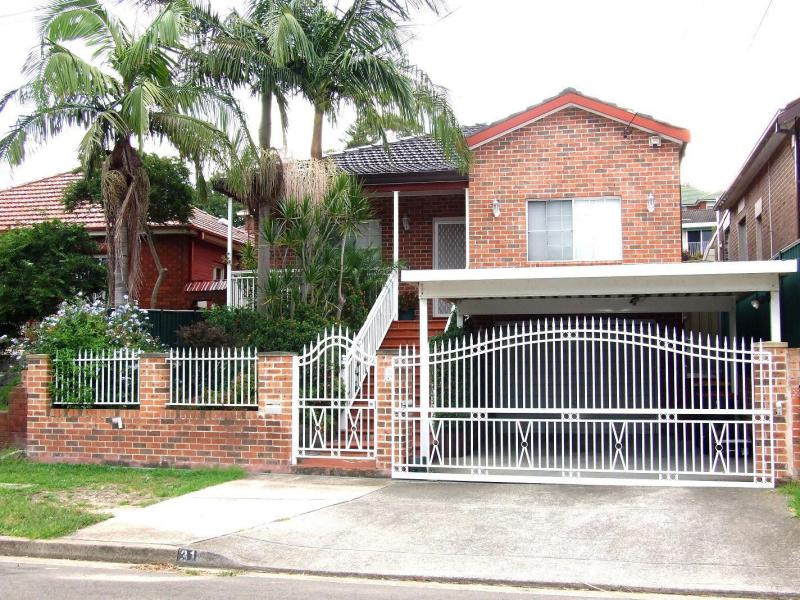 31 Nelson Road, Earlwood, NSW 2206