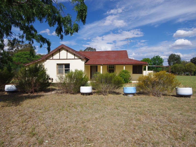 35 Fitzroy Avenue, Cowra, NSW 2794