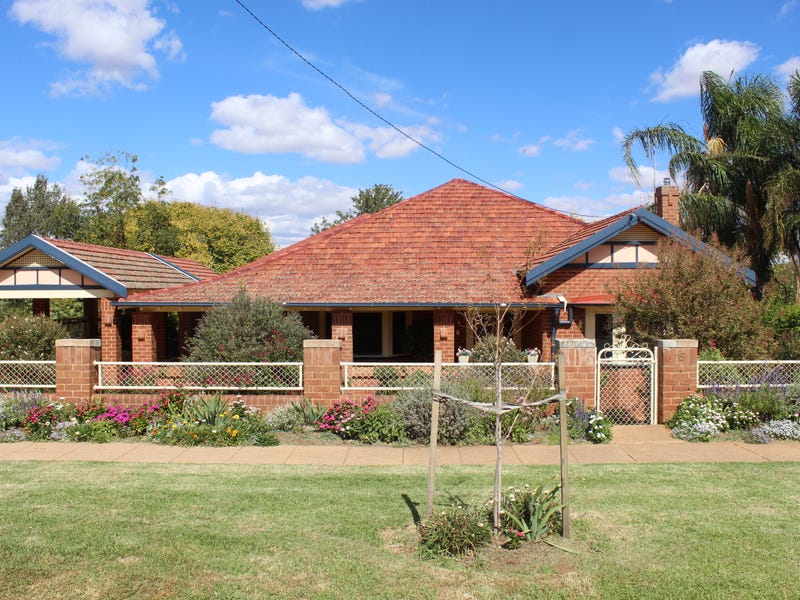15 Gap Street, Parkes, NSW 2870