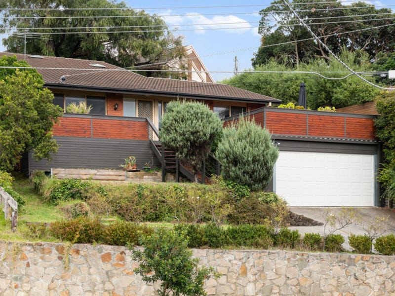 18 Bangor Drive, Frankston, Vic 3199 Property Details