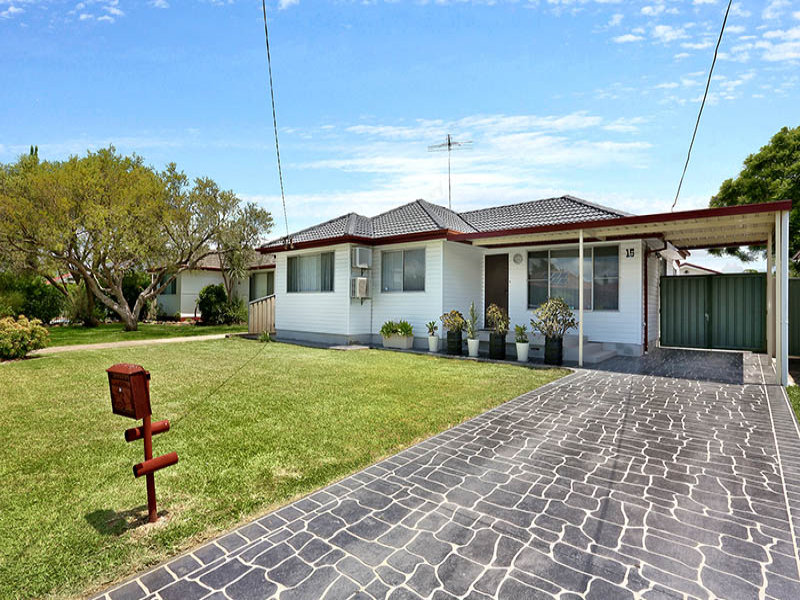 15 Chelsea Drive, Canley Heights, NSW 2166
