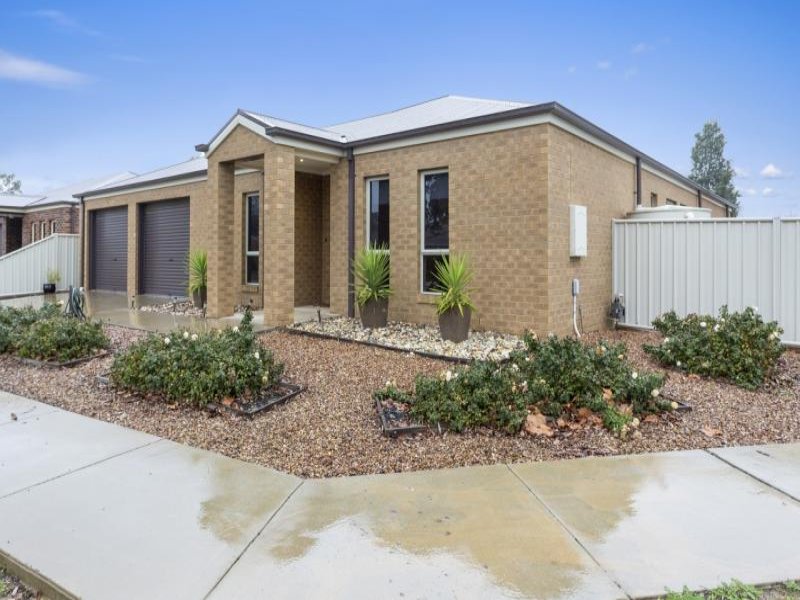 8 Elandra Drive, Ascot, Vic 3551 Property Details