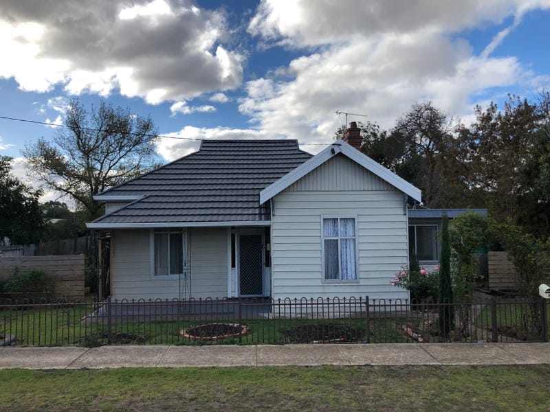 7 Currajong Avenue, Ararat, VIC 3377