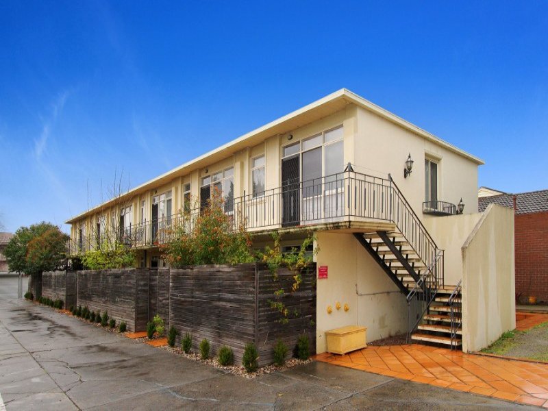 8/100 Collins Street, Thornbury, Vic 3071 Property Details