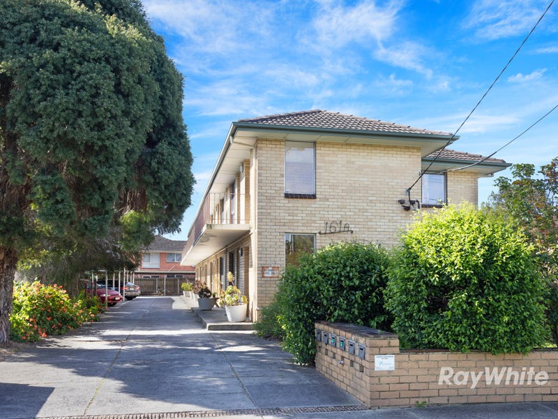 Real Estate & Property for Auction in Oakleigh, VIC 3166 (+5 locations