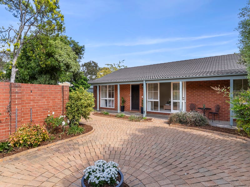 4 Downing Place, Cook, ACT 2614 - Property Details