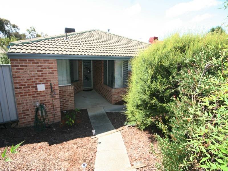 3/2 Furlong Road, Queanbeyan, NSW 2620 Property Details