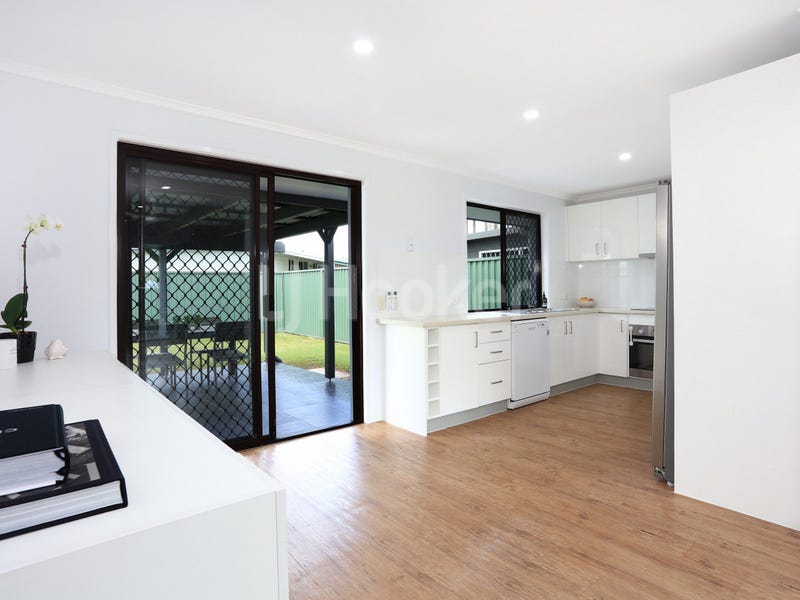 2/102 Kangaroo Avenue, Coombabah, QLD 4216