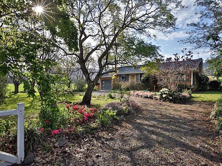 10 Main Road, Cambewarra, NSW 2540 Property Details