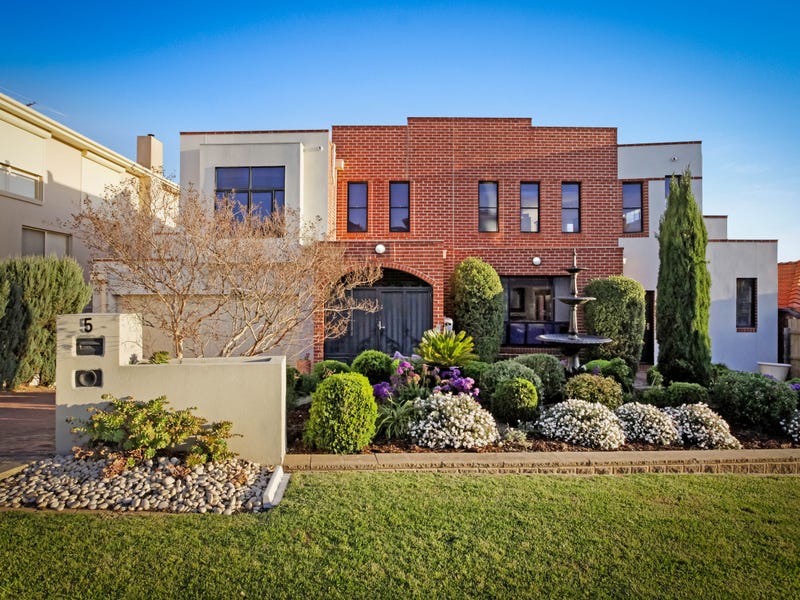 5 Thomas Street, Roxburgh Park, VIC 3064