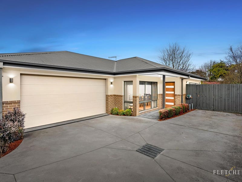 77A Pembroke Road, Mooroolbark, Vic 3138 House for Sale realestate