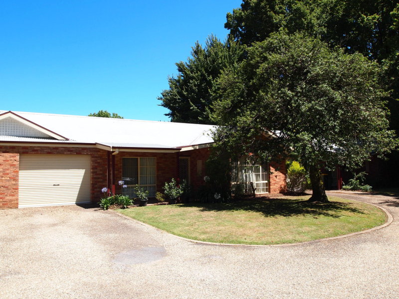 2/99 Delany Ave, Bright, Vic 3741 Property Details