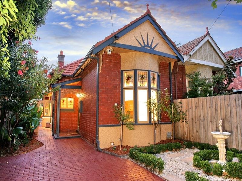 16 Pine Avenue, Elwood, Vic 3184 Property Details