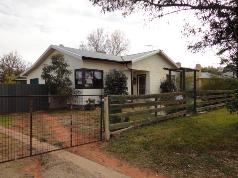 30 Burtundy Street, Dareton, NSW 2717