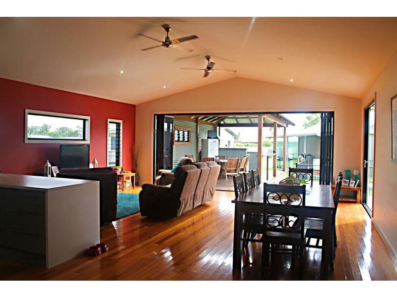 30 Midshipman Street, South Mission Beach, QLD 4852