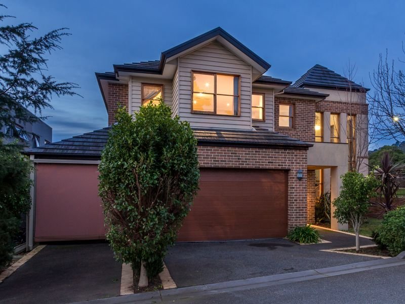 1/1 William Road, Berwick, Vic 3806 Property Details