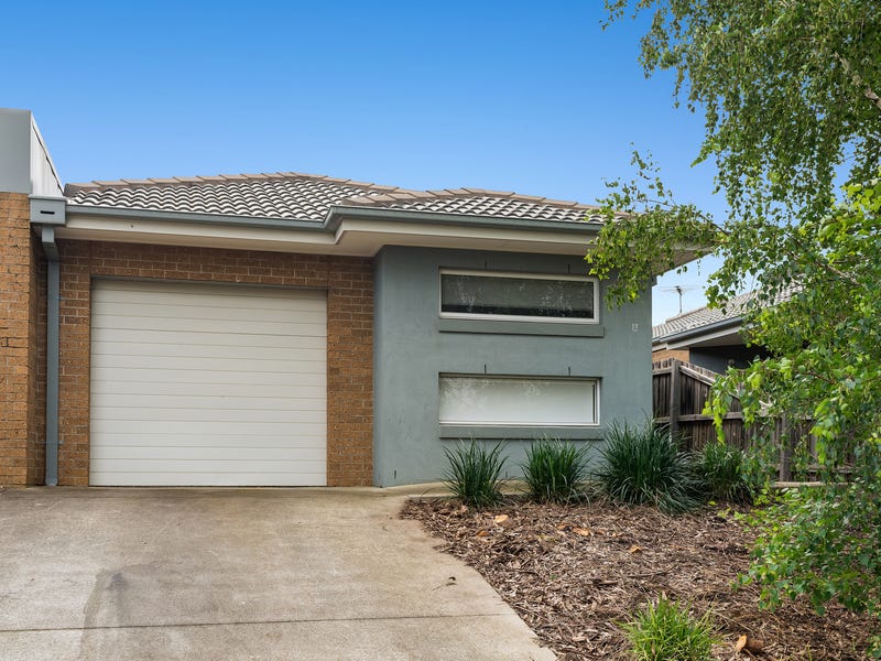 2/13 Silverdale Drive, Darley, Vic 3340 Property Details