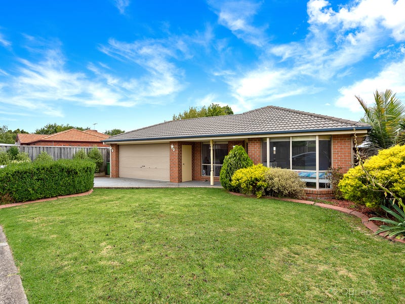 102 Bemersyde Drive, Berwick, Vic 3806 - Property Details