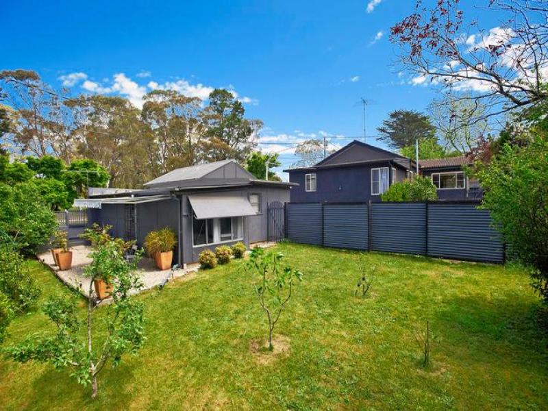 65 Barton Street, Katoomba, NSW 2780 Property Details