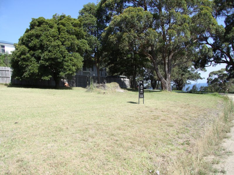 9 Ocean View Parade, Lakes Entrance, VIC 3909