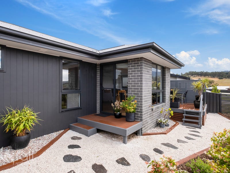2 Grand Mews, Kingston, Tas 7050 Property Details