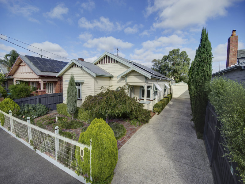 30 Cairns Avenue, Newtown, Vic 3220 Property Details