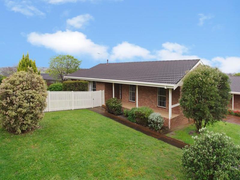 1/9 Cedar Grove, Highton, Vic 3216 Property Details