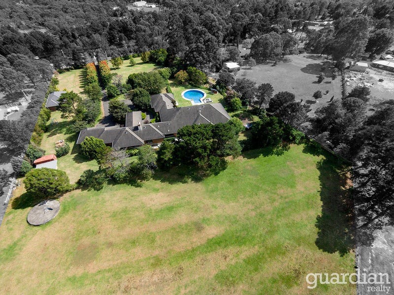 8 Emperor Place, Kenthurst, NSW 2156 Property Details