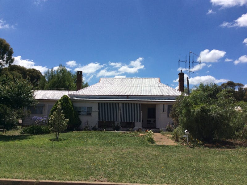 44 Dry Street, Boorowa, NSW 2586