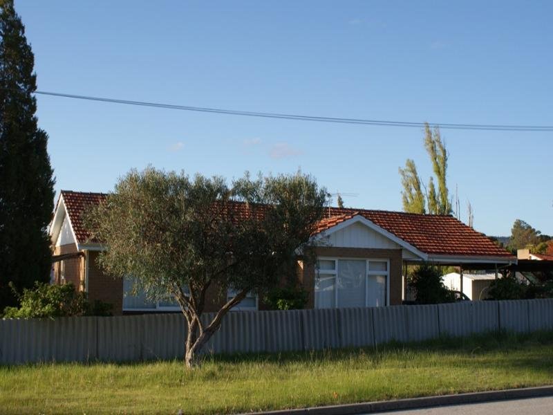 2 Exbury Road, Armadale, WA 6112 Property Details