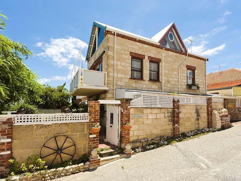 53C Lefroy Road, Beaconsfield, WA 6162 Property Details