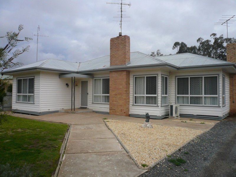 12 Alamein Avenue, Warracknabeal, Vic 3393 Property Details