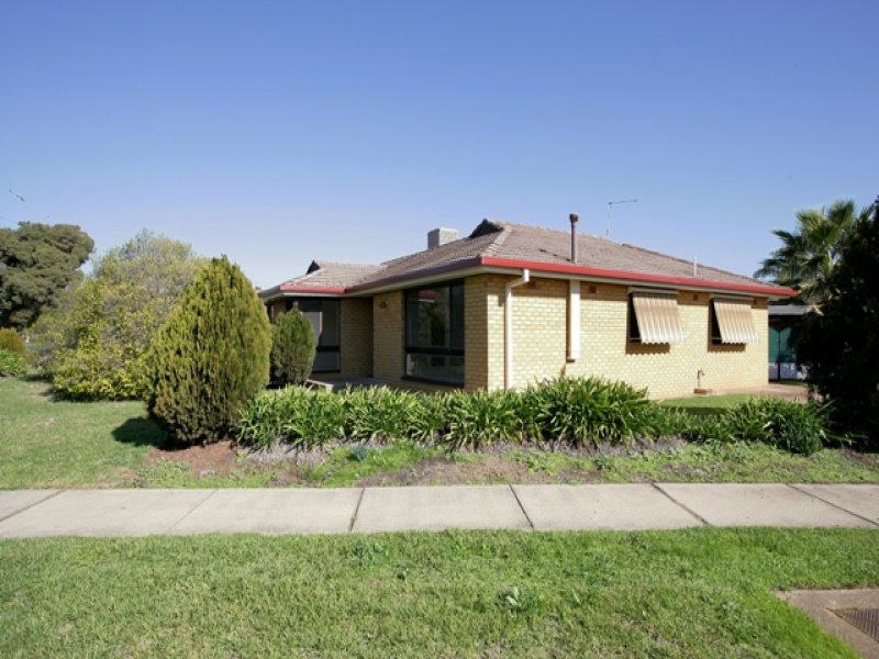 2 Main Street, Lake Albert, NSW 2650