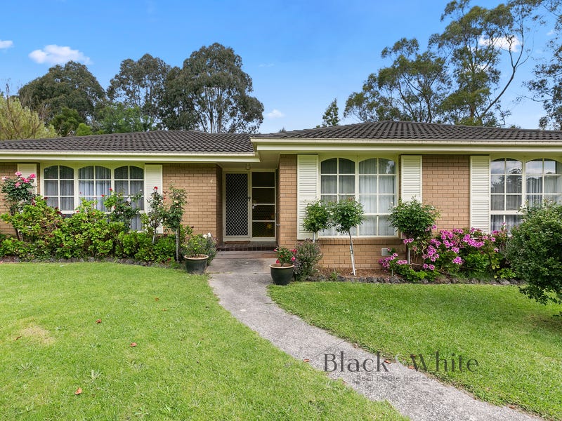 4 Thomas Road, Healesville, VIC 3777