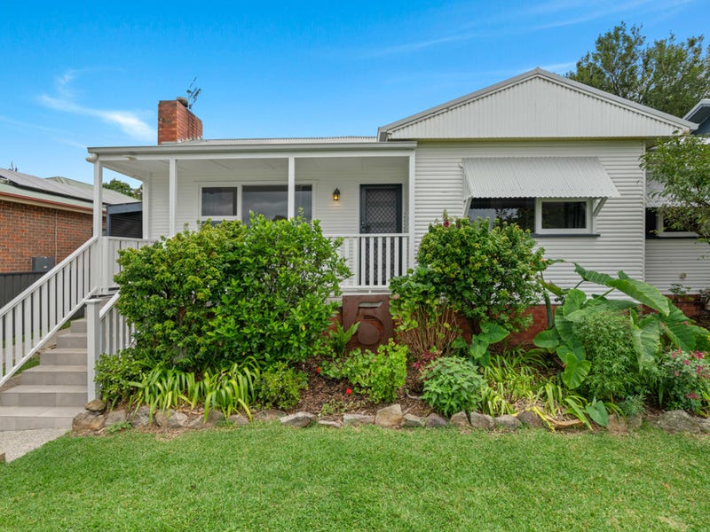 5 Robey Street, Bomaderry, NSW 2541 Property Details