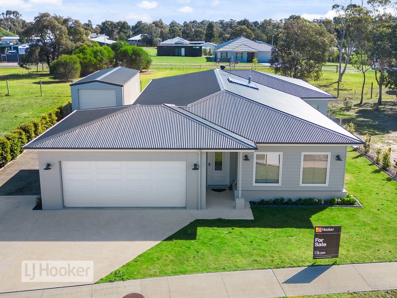 154 Kings Cove Boulevard, Metung, VIC 3904