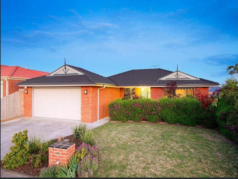 8 Wordsworth Drive, Berwick, VIC 3806