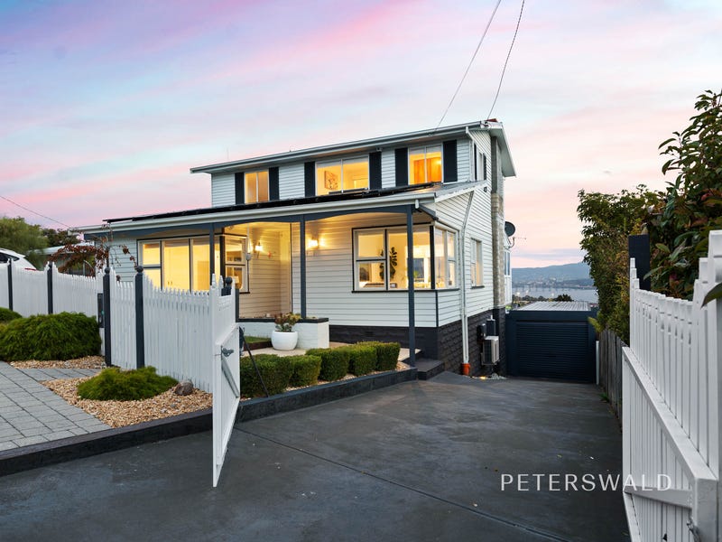 7 Karoola Road, Lindisfarne, Tas 7015 House for Sale