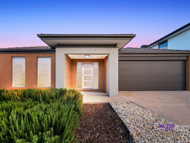 17 Statesman Way, Point Cook, VIC 3030 17 Statesman Way, Point Cook, VIC 3030