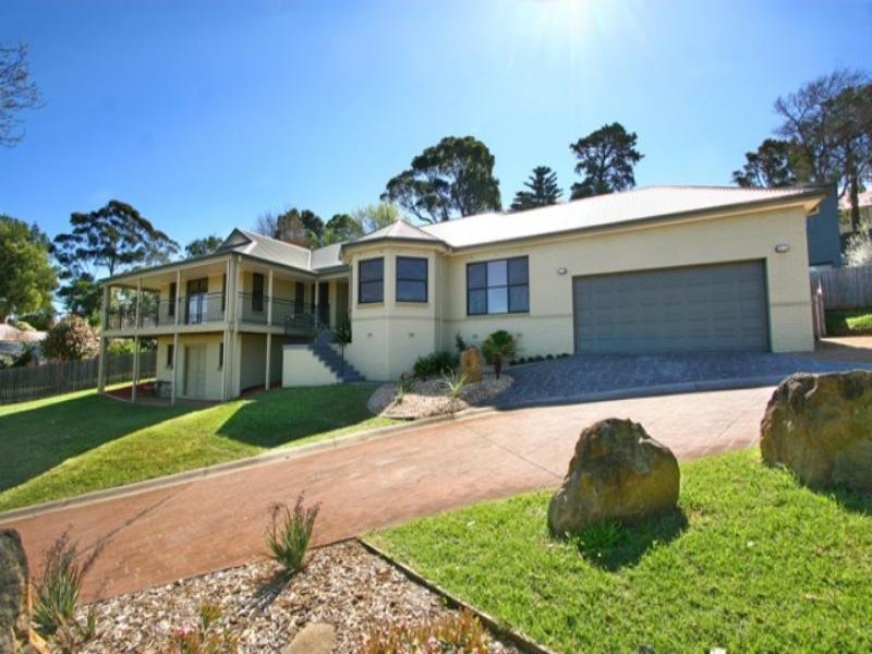 27 Robwald Avenue, Coniston, NSW 2500