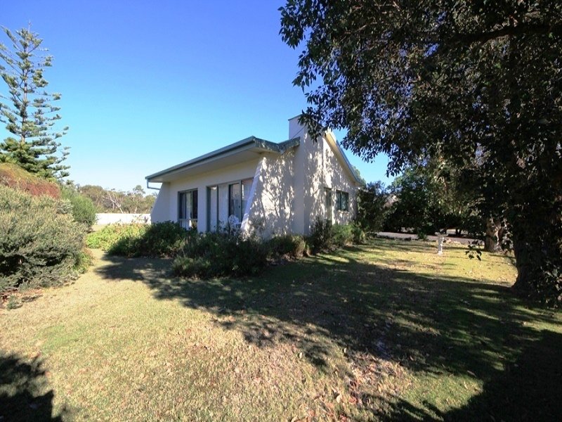 126-main-road-binalong-bay-tas-7216-realestate-au