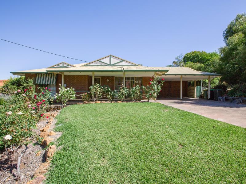 303 Steere Street N, Collie, WA 6225