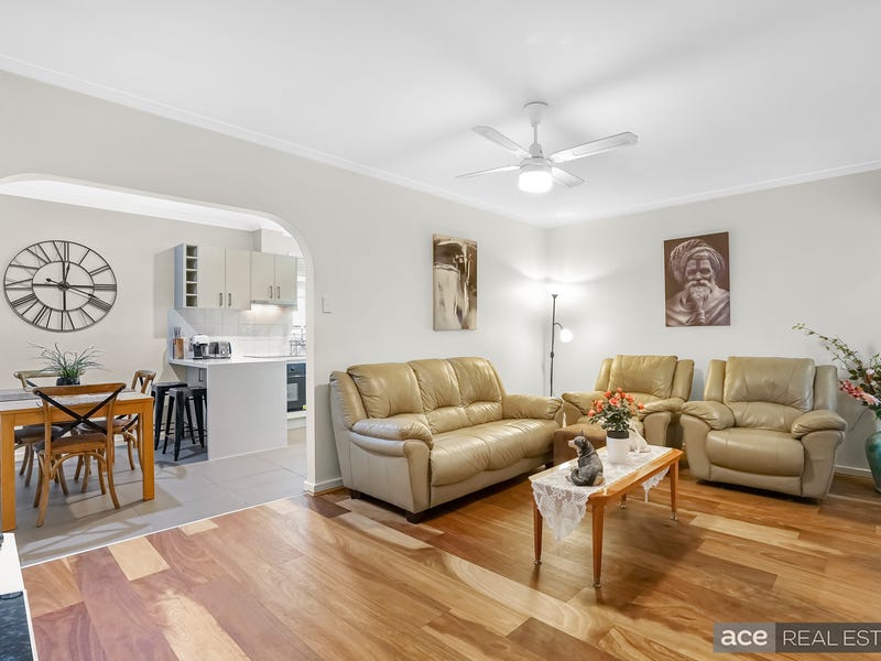 35 Robertson Crescent, Laverton, Vic 3028 Property Details