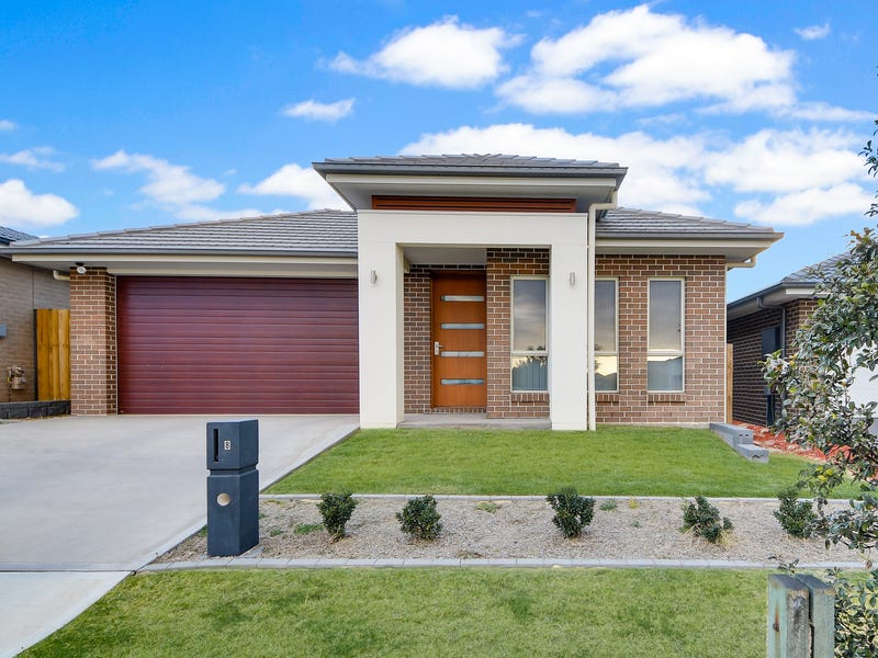 8 Reynolds Street, Spring Farm, NSW 2570