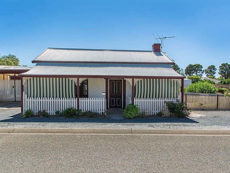 4 Curb Street, Saddleworth, SA 5413