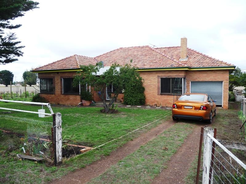 Property 105663900, Mortlake, Vic 3272 Property Details